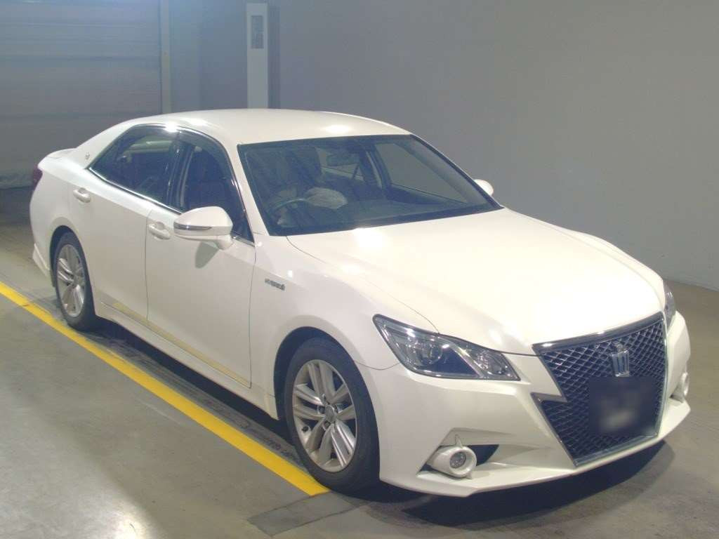 2013 Toyota Crown Hybrid AWS210[2]