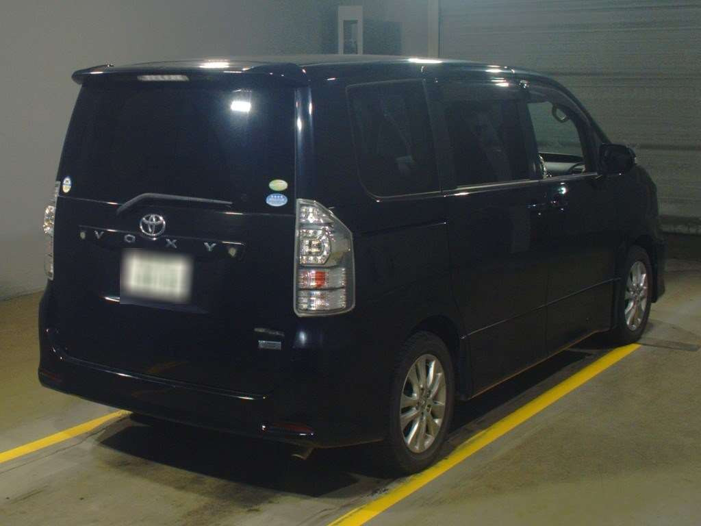 2010 Toyota Voxy ZRR70W[1]