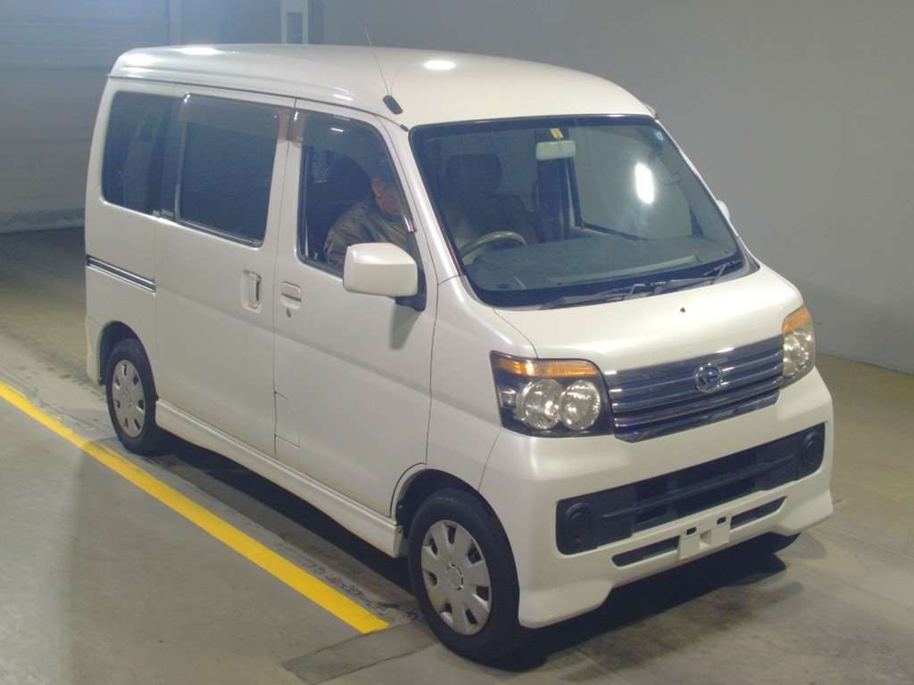 2009 Daihatsu Atrai Wagon S321G[2]