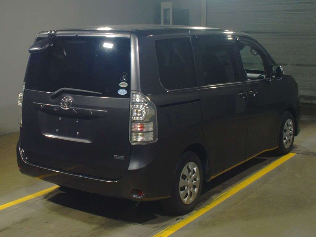 2012 Toyota Voxy ZRR70G[1]