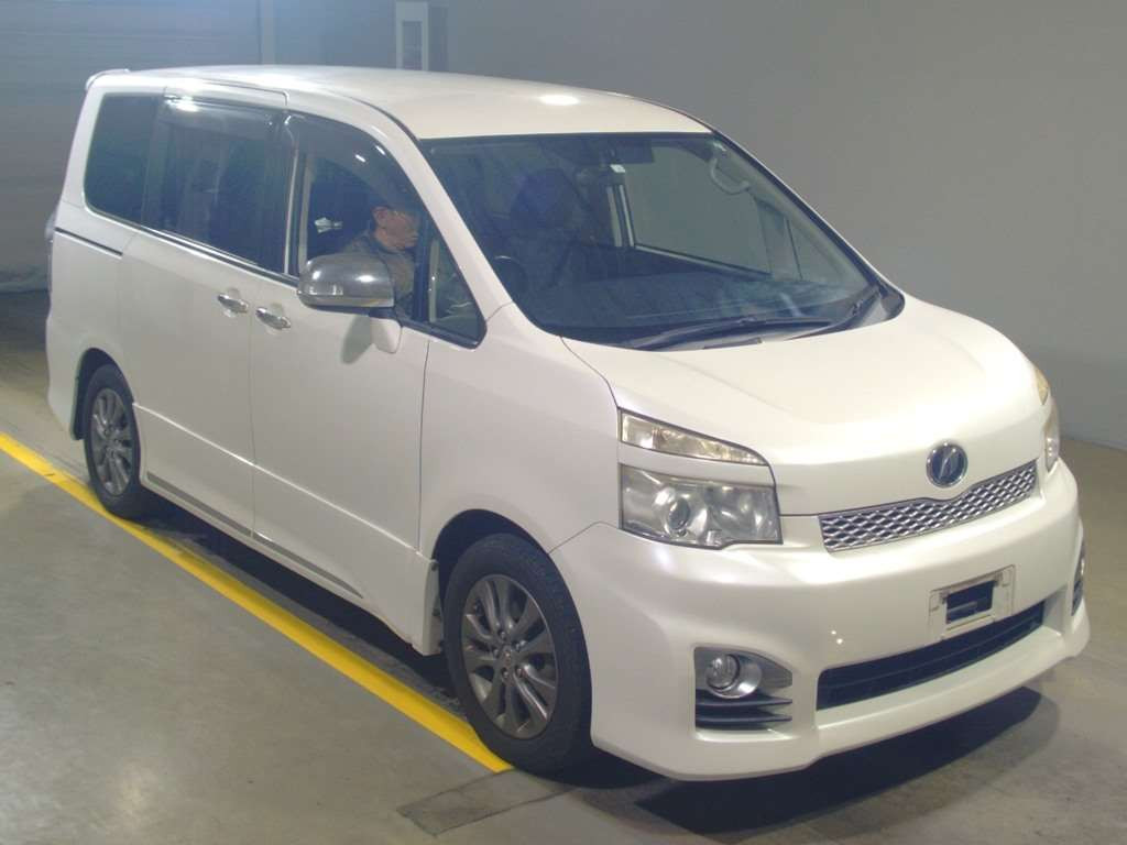 2012 Toyota Voxy ZRR70W[2]