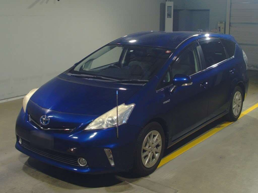 2011 Toyota Prius alpha ZVW41W[0]