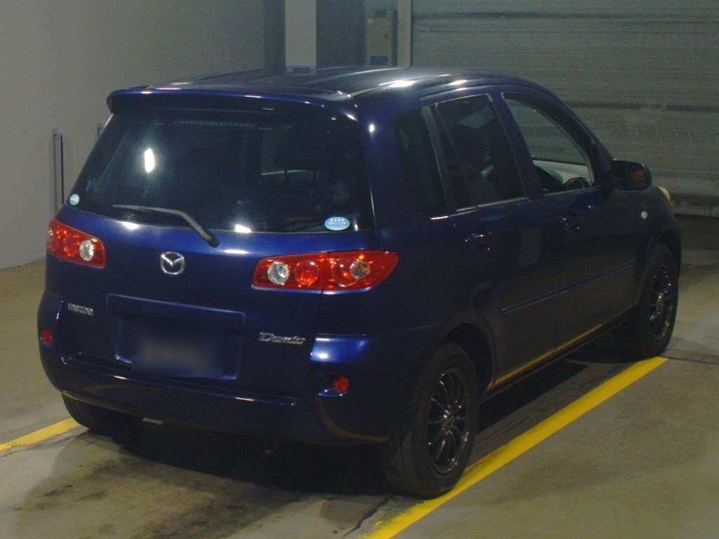 2005 Mazda Demio DY5W[1]