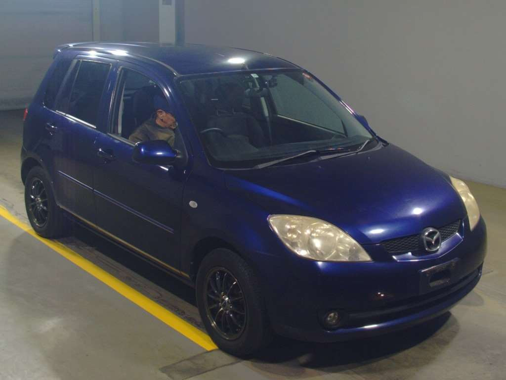 2005 Mazda Demio DY5W[2]