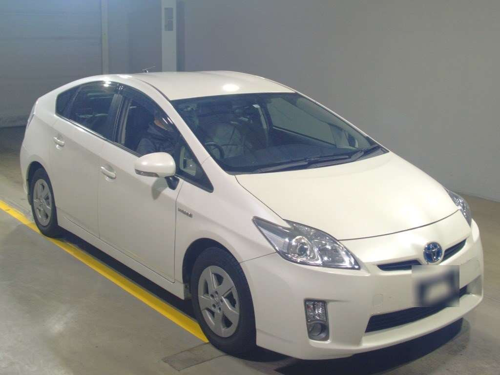 2011 Toyota Prius ZVW30[2]