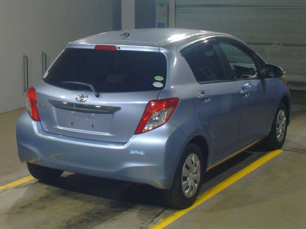 2013 Toyota Vitz NSP130[1]