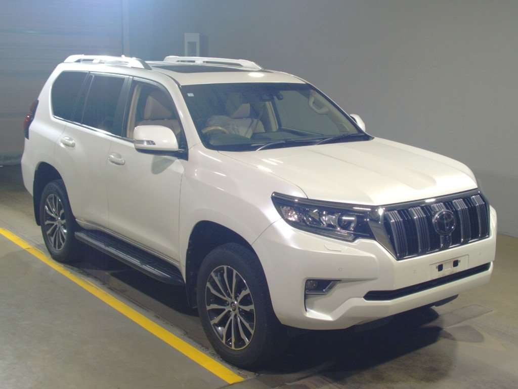 2018 Toyota Land Cruiser Prado TRJ150W[2]