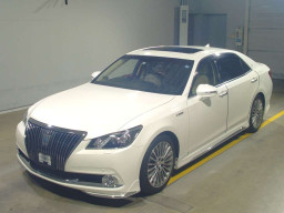 2014 Toyota Crown Majesta