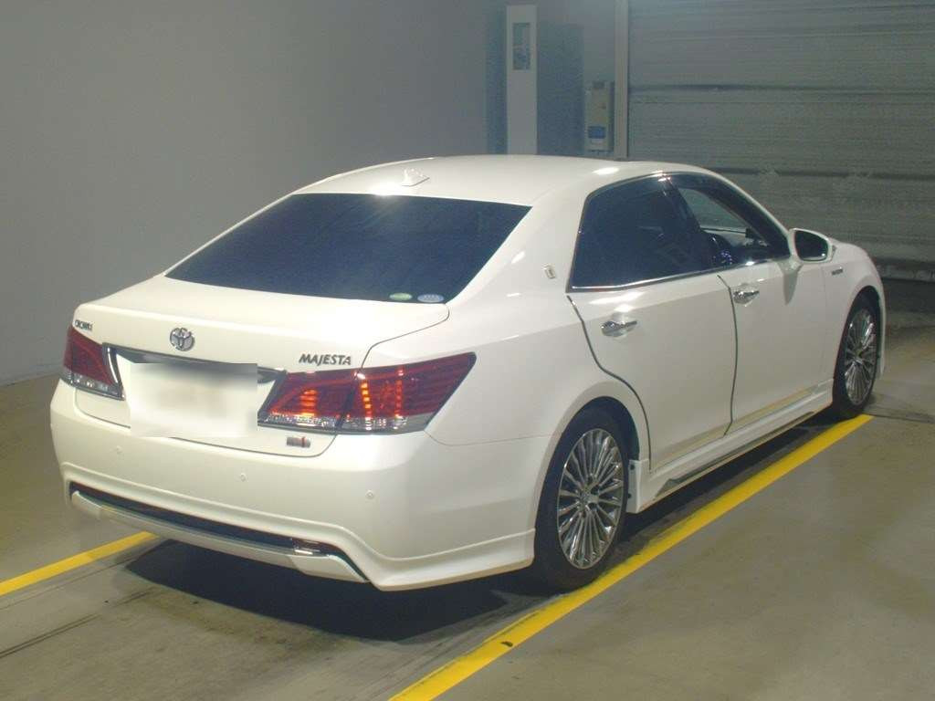 2014 Toyota Crown Majesta GWS214[1]