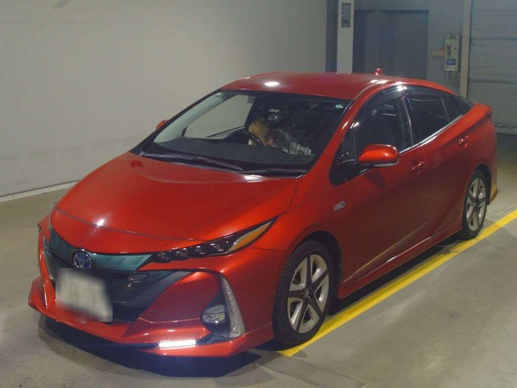 2017 Toyota Prius PHV ZVW52[0]