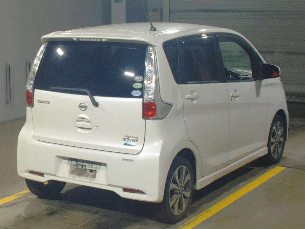 2014 Nissan DAYZ B21W[1]