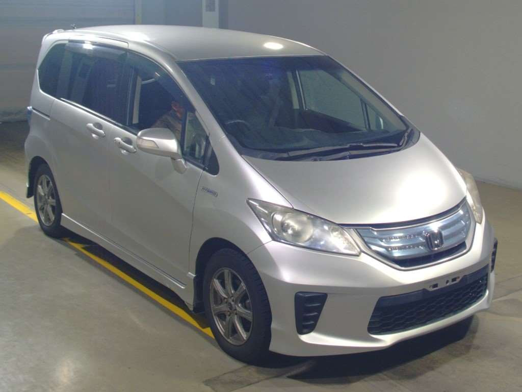 2011 Honda Freed hybrid GP3[2]