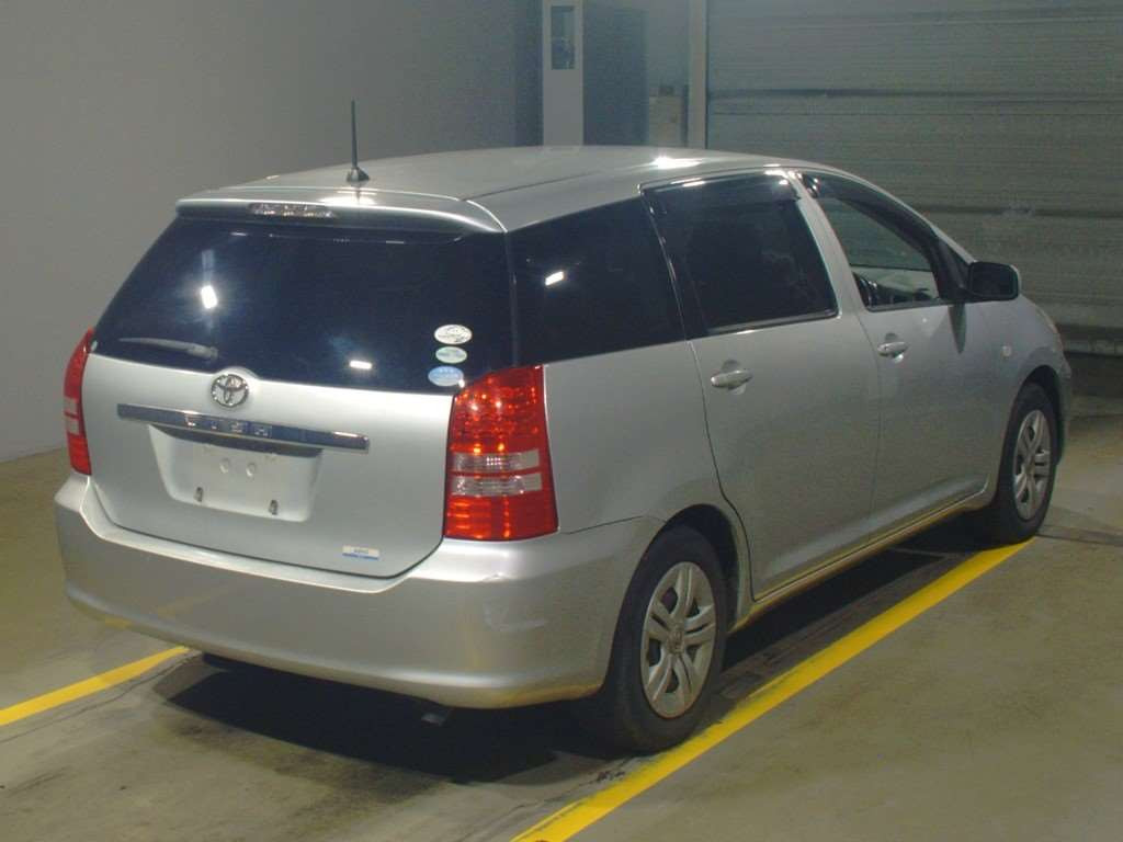 2005 Toyota Wish ZNE10G[1]