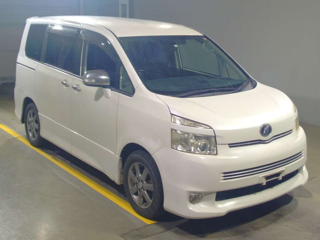 2010 Toyota Voxy ZRR70W[2]