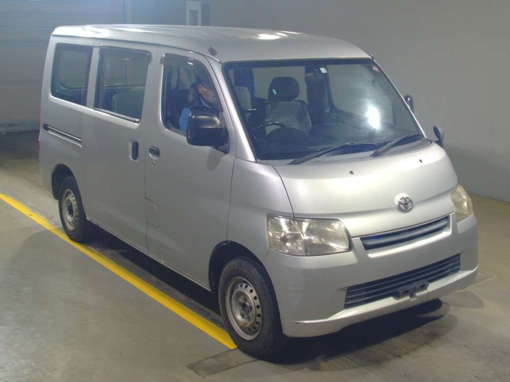 2012 Toyota Liteace Van S402M[2]