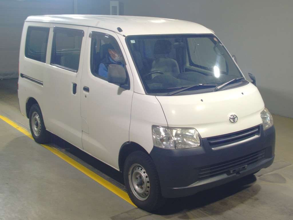 2018 Toyota Townace Van S412M[2]