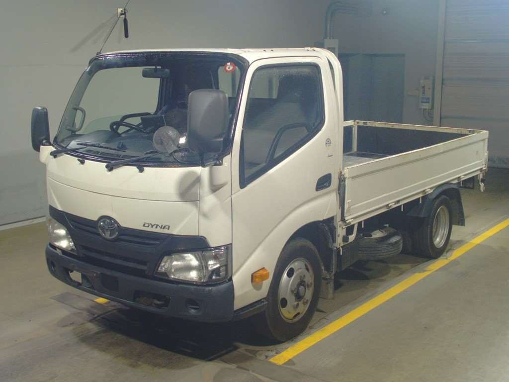 2017 Toyota Dyna Truck XZC605[0]