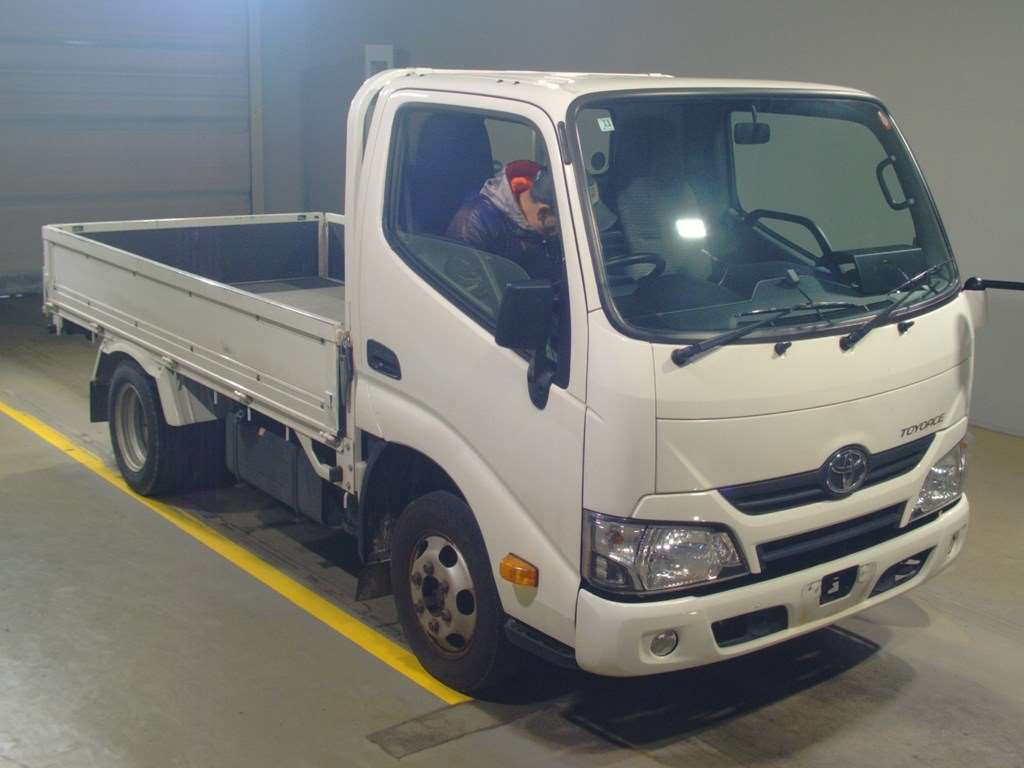 2017 Toyota Toyoace Truck KDY231[2]