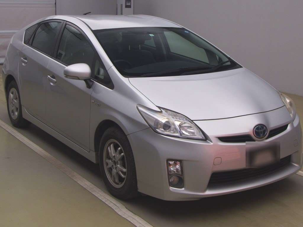 2011 Toyota Prius ZVW30[2]