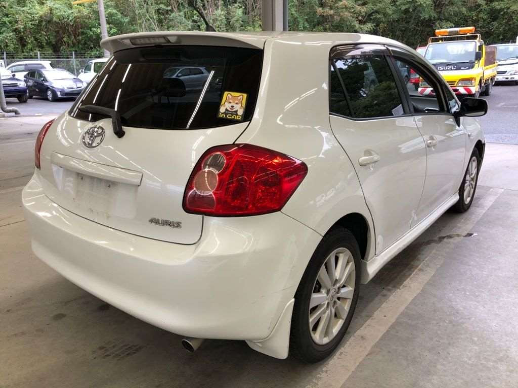 2007 Toyota Auris NZE151H[1]