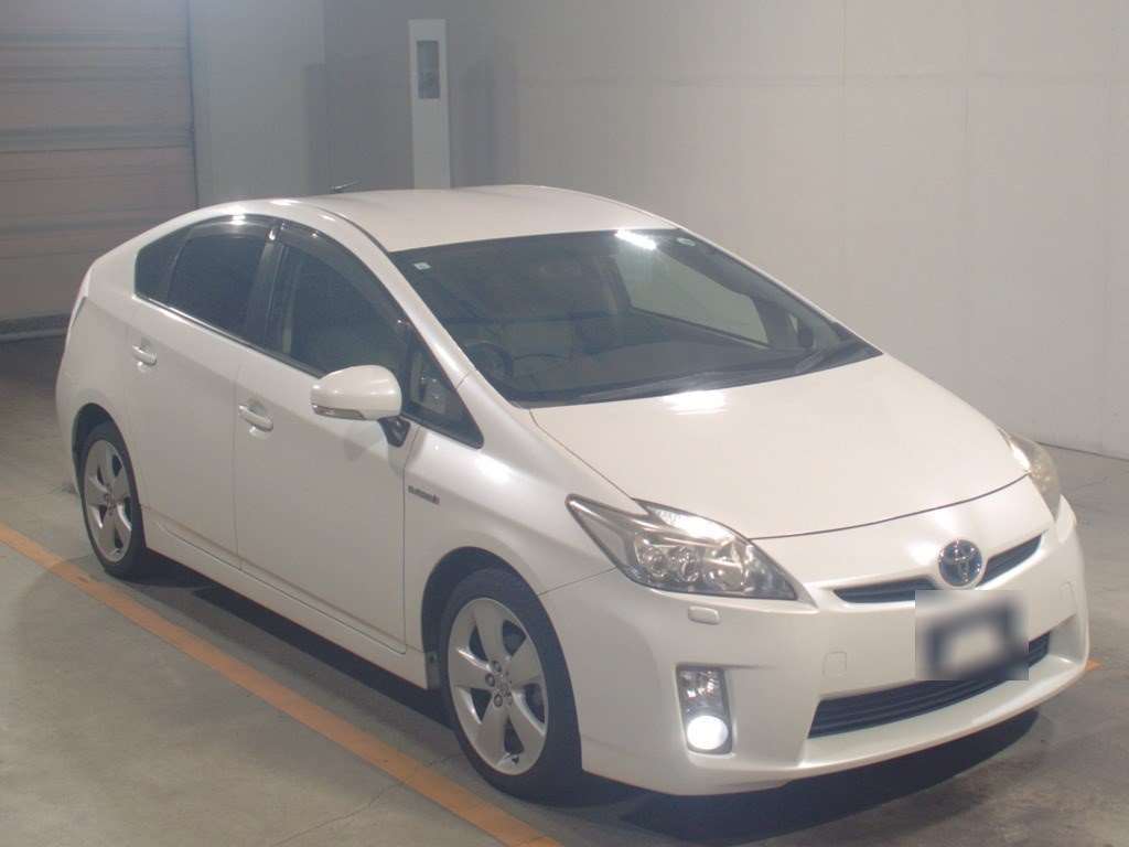 2011 Toyota Prius ZVW30[2]