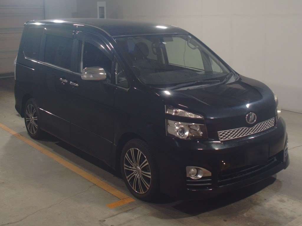 2011 Toyota Voxy ZRR70W[2]