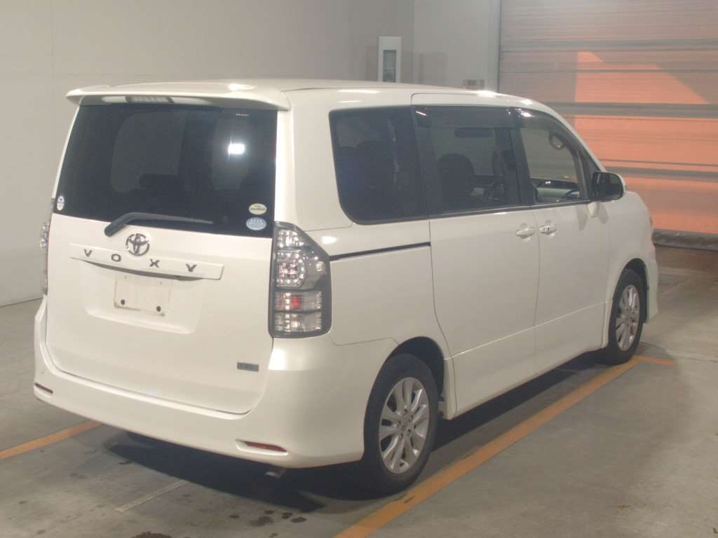 2010 Toyota Voxy ZRR70W[1]