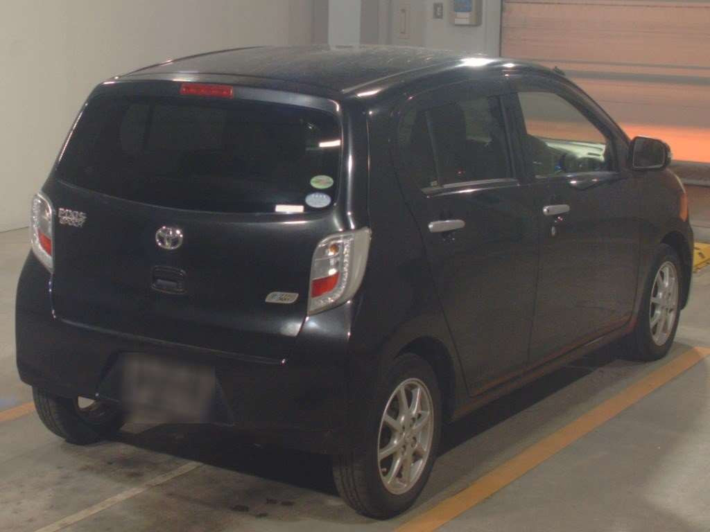 2013 Toyota Pixis Epoch LA300A[1]