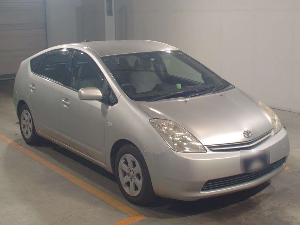 2005 Toyota Prius NHW20[2]