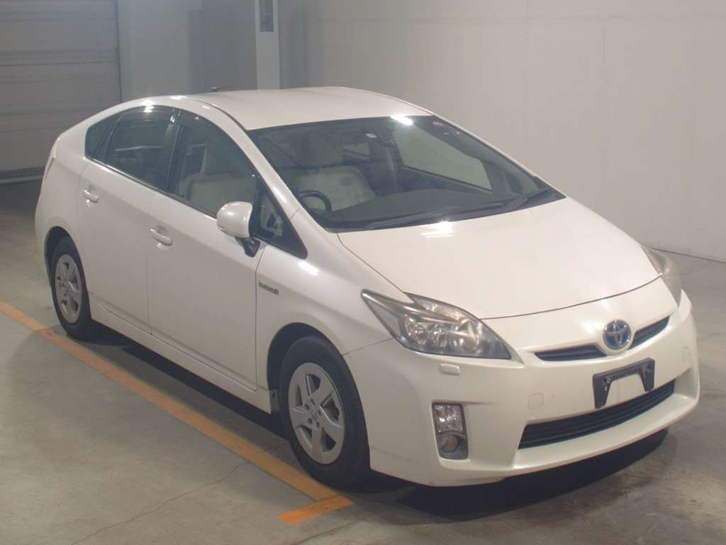 2011 Toyota Prius ZVW30[2]