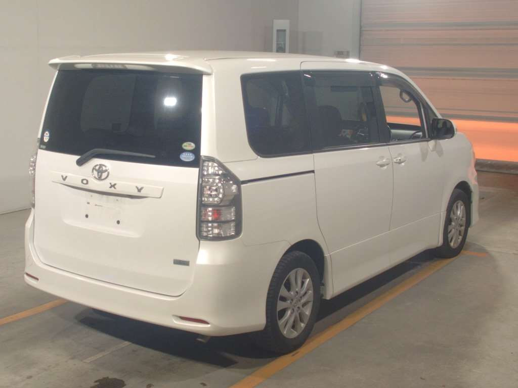 2010 Toyota Voxy ZRR70W[1]