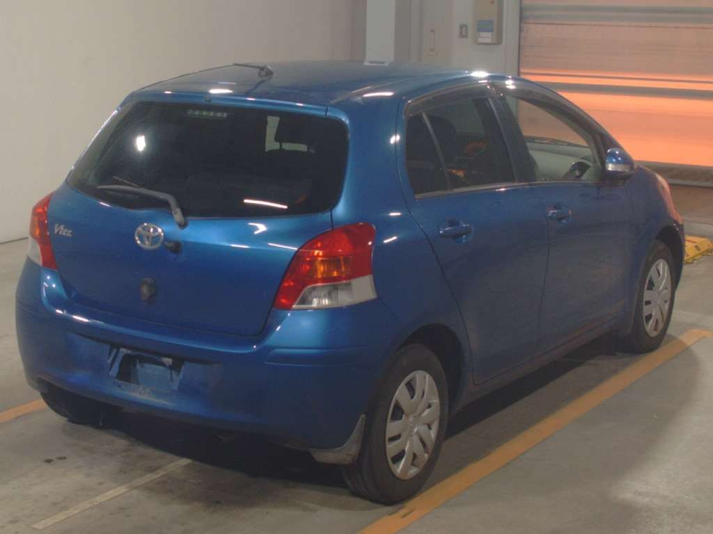 2009 Toyota Vitz SCP90[1]