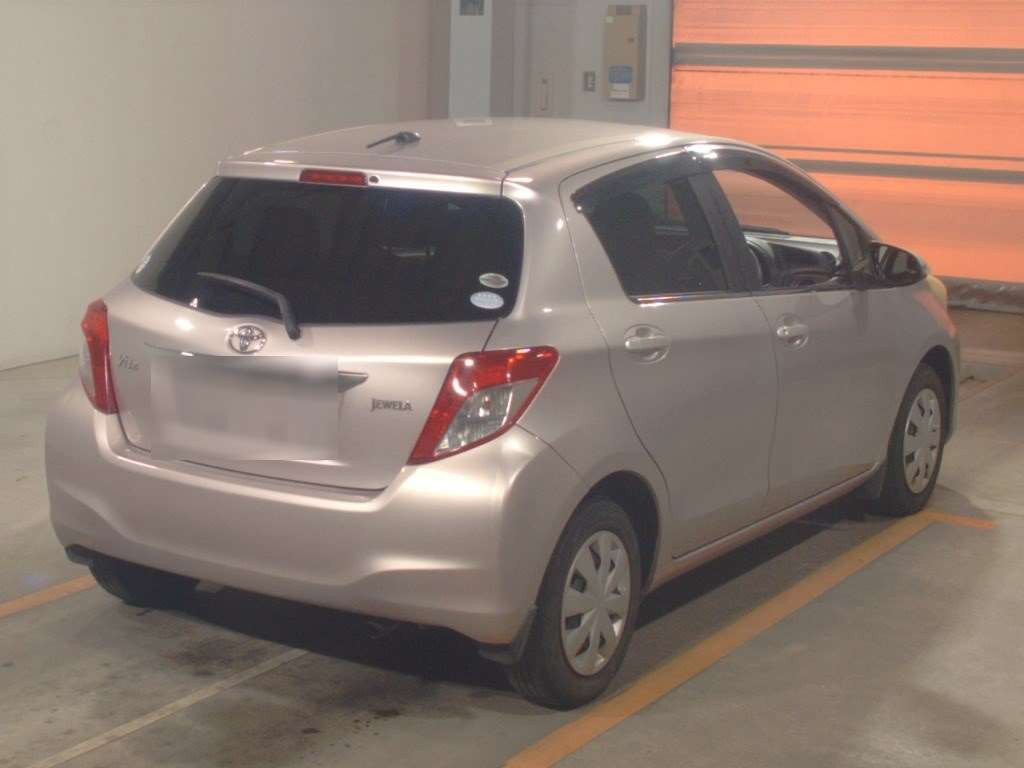 2011 Toyota Vitz NSP130[1]