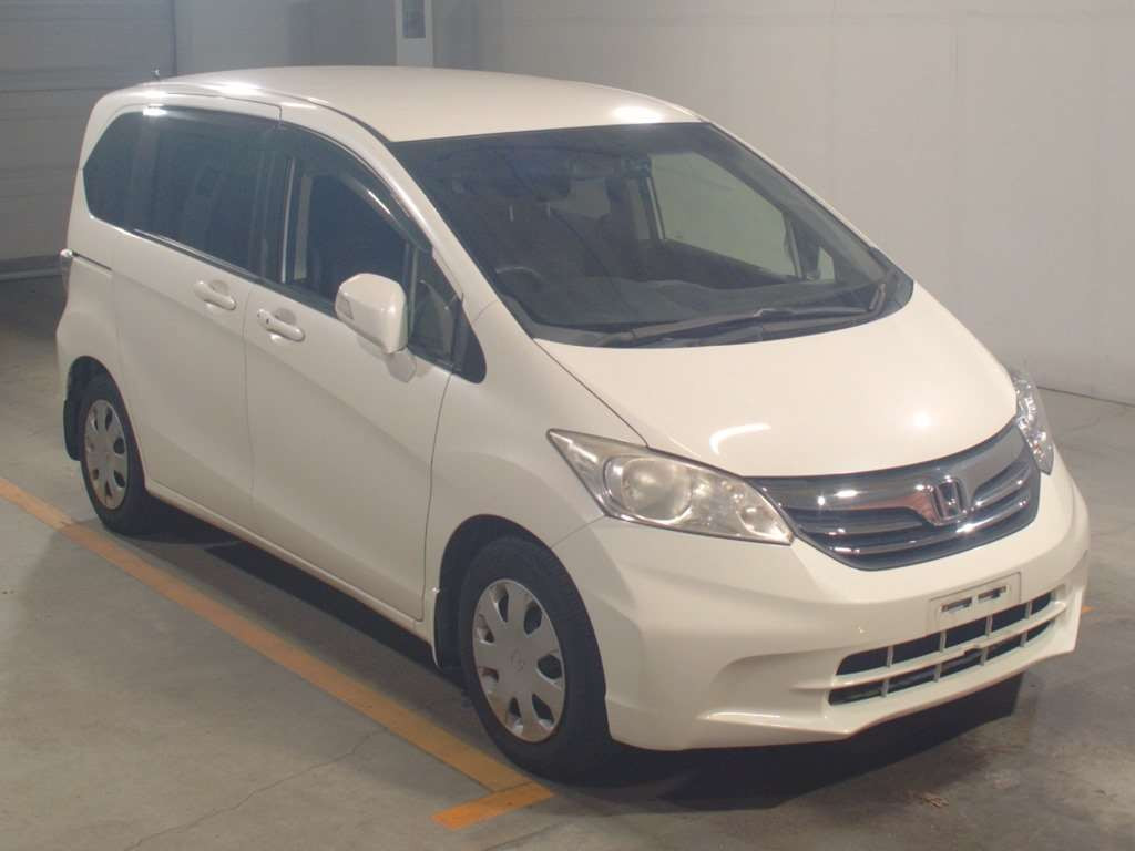 2012 Honda Freed GB3[2]