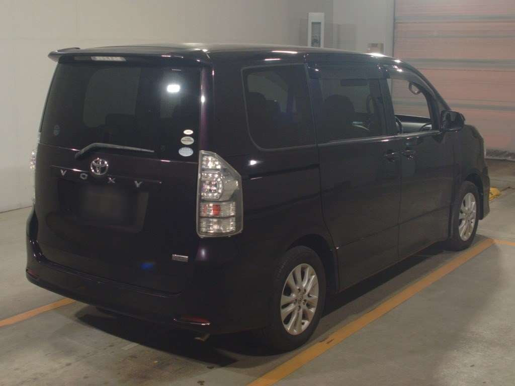 2011 Toyota Voxy ZRR70W[1]