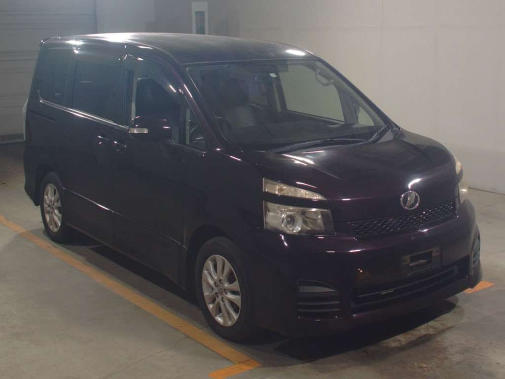 2011 Toyota Voxy ZRR70W[2]