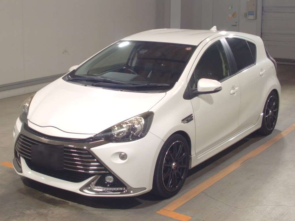 2016 Toyota Aqua NHP10[0]