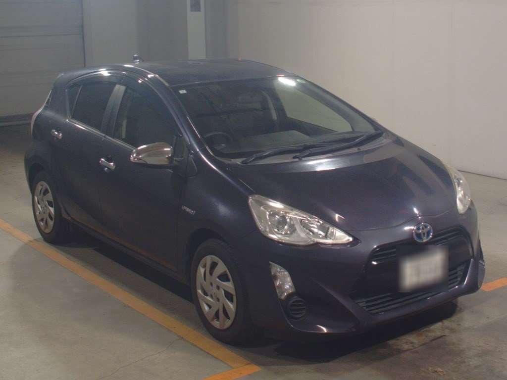 2015 Toyota Aqua NHP10[2]