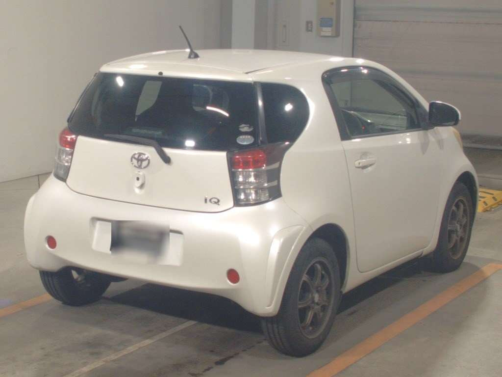 2010 Toyota iQ KGJ10[1]