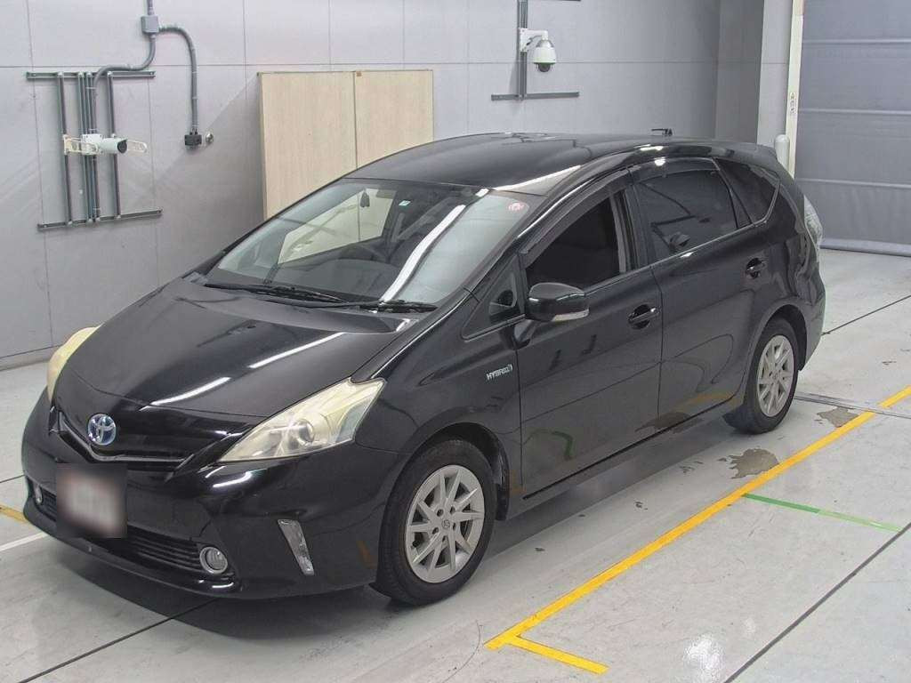 2011 Toyota Prius alpha ZVW41W[0]