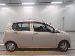 2014 Daihatsu Mira es