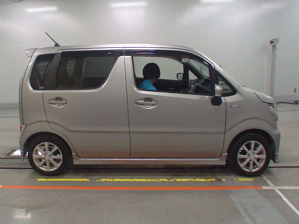 2020 Suzuki Wagon R MH95S[2]