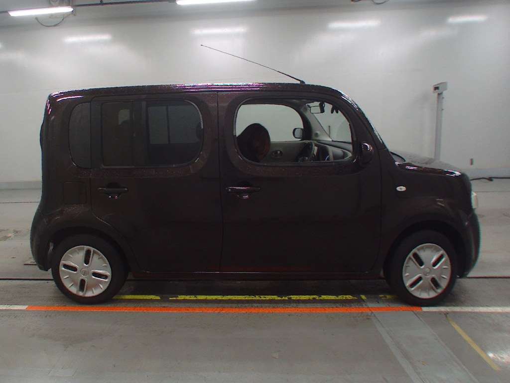 2010 Nissan Cube Z12[2]