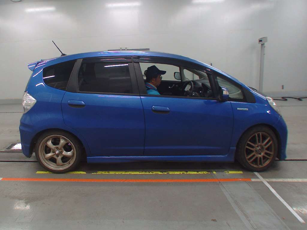 2012 Honda Fit Hybrid GP4[2]