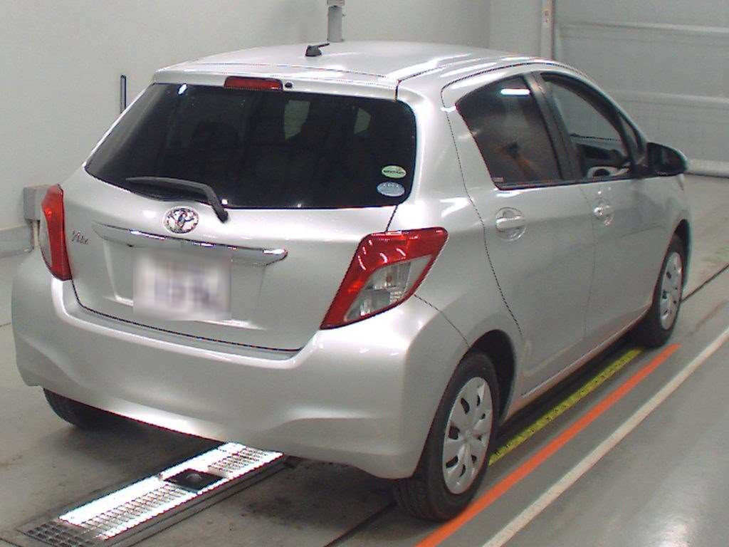 2013 Toyota Vitz KSP130[1]