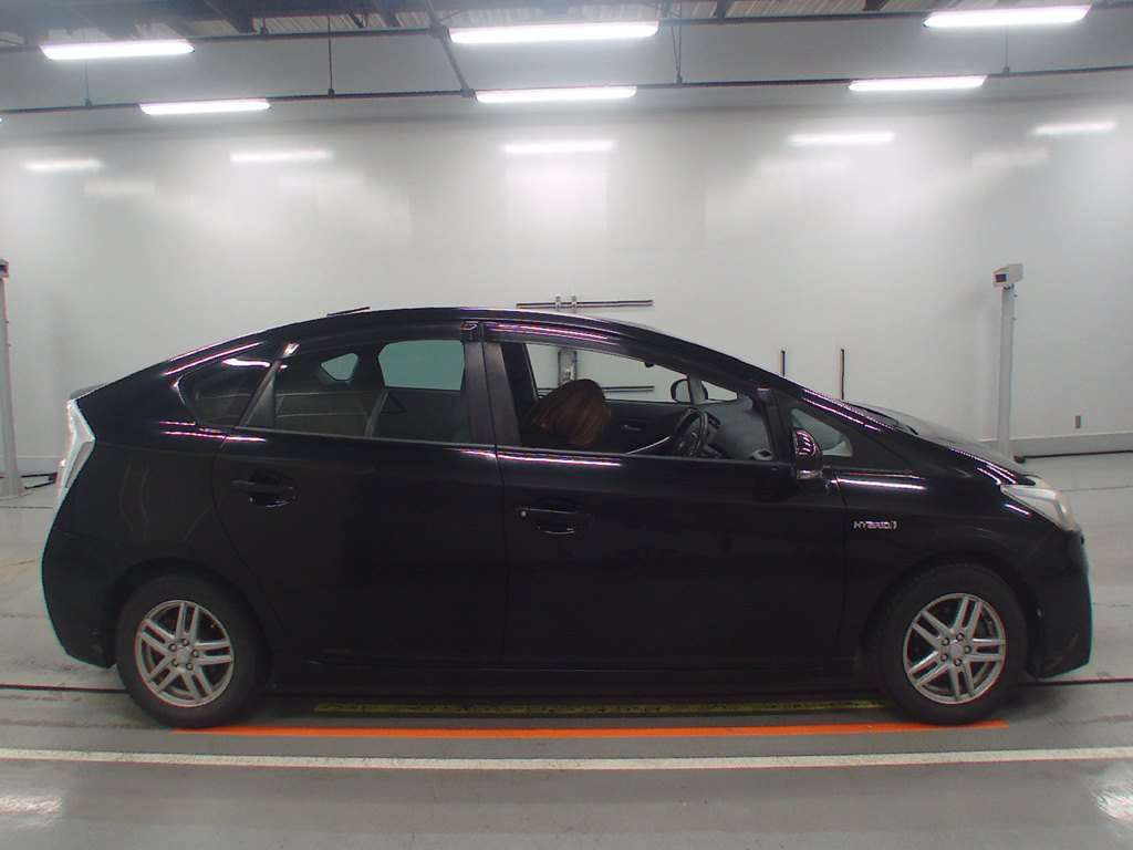 2010 Toyota Prius ZVW30[2]