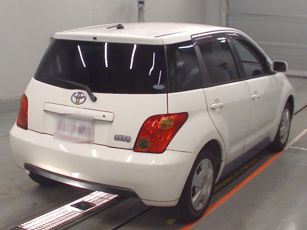 2003 Toyota IST NCP60[1]