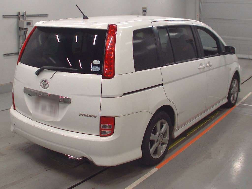 2006 Toyota Isis ANM10W[1]