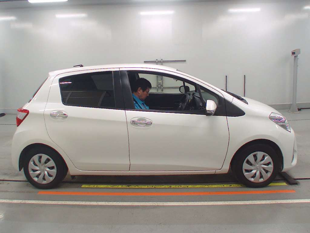 2019 Toyota Vitz KSP130[2]