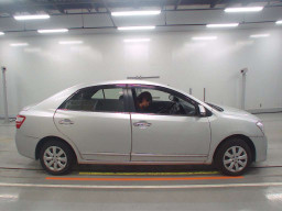 2013 Toyota Premio